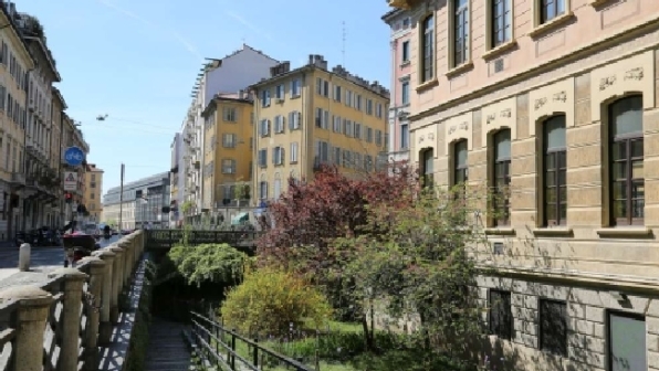 Milano: Donnavventura a passeggio in Via Solferino