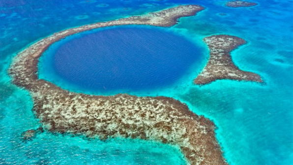 Donnavventura in Belize: un tuffo nelle profondità del Great Blue Hole