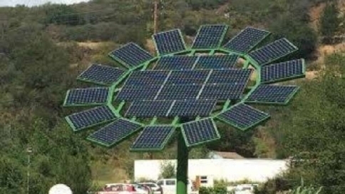 Muse School, la prima scuola vegan sarà alimentata da cinque girasoli fotovoltaici
