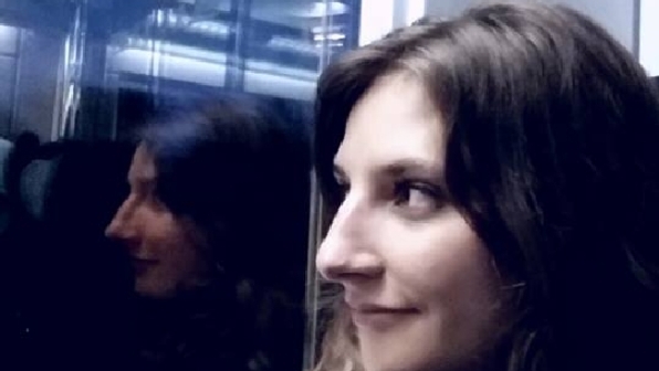 Ragazza tedesca ha la soluzione al caro-casa Vivere in treno e non pagare l'affitto