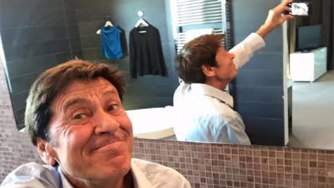 Gianni Morandi si difende: "I miei social li gestiamo io e Anna"