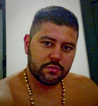Agente borghese ferito in auto a Napoli, fermato un pregiudicato