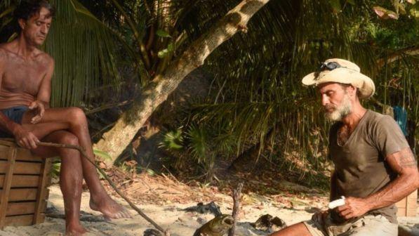 "Isola dei famosi", Raz e Giulio in lotta per la finale