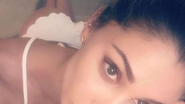 Belen, a letto va in bianco e sorpresa social con De Martino