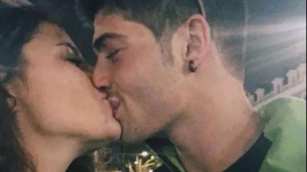 Sara Daniele ce l'ha fatta: guarda che baci al fidanzato