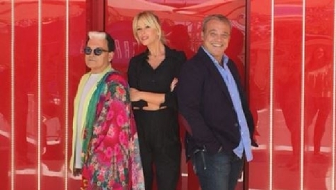 "Grande Fratello 14" al via, c'è anche un ex monaco diventato donna