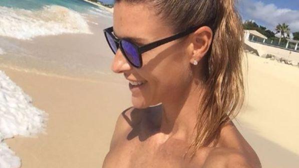 La Colombari: sono gelosa e controllo il cellulare di mio marito