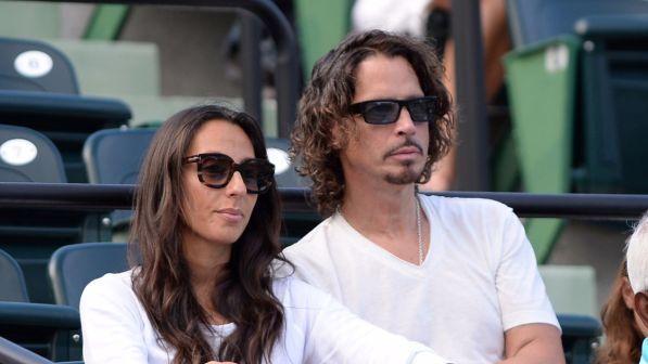 Chris Cornell, la moglie: "Potrebbe essersi ucciso per colpa delle medicine"