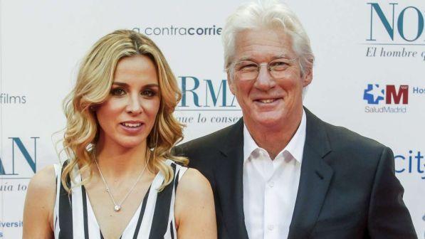 Richard Gere si sposa per la terza volta: Alejandra ha 33 anni meno di lui