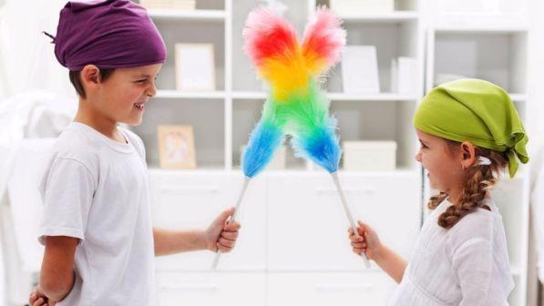 Bambini e faccende di casa: coinvolgiamoli così