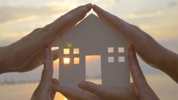 Casa, se la può permettere il 52% delle giovani famiglie: record dal 2004