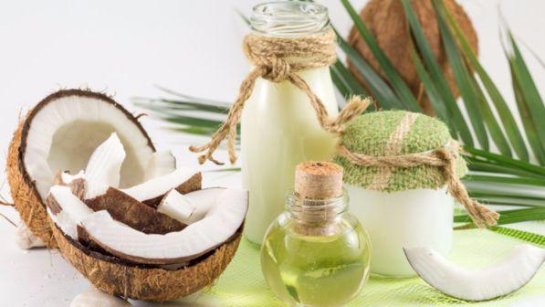 Pelle: idratazione al top con l'olio di cocco