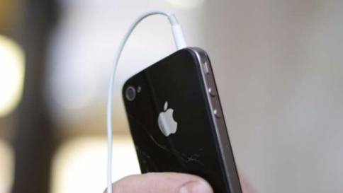 Battaglia Apple-Fbi, arriva il sostegno da Microsoft: smentito Bill Gates