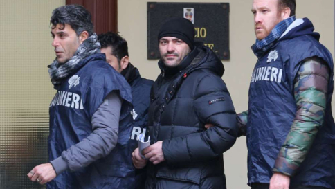 Camorra, catturato il boss del clan Giannelli mentre fuggiva in auto