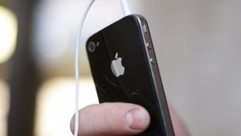Caso Apple-Fbi, Tim Cook critica la Casa Bianca: "Carenza di leadership"