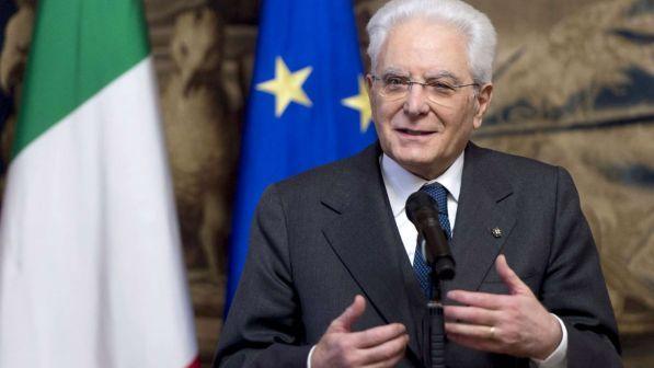 Mattarella: "Il lavoro cambia con il digitale, studiare tutele"