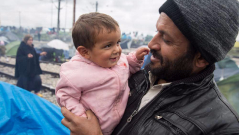 Migranti, Renzi attacca l'Europa: "Va su Marte, ferma a Idomeni"