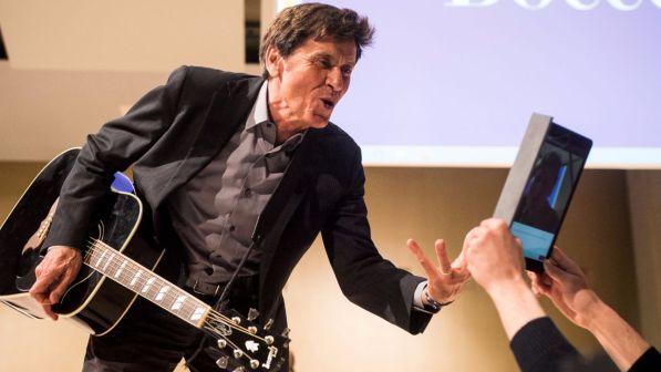 Gianni Morandi annuncia: "Nuovo album entro Natale e tour da febbraio 2018"