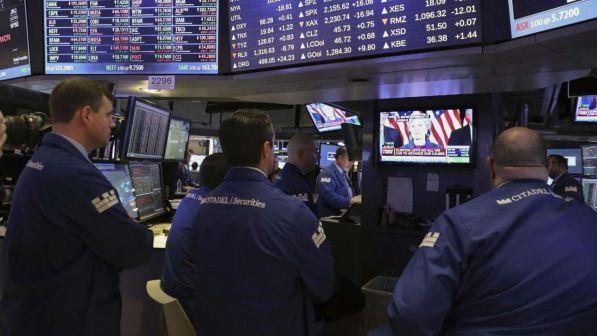 Wall Street in caduta libera, indice Dow Jones chiude a -4,62% ma ha toccato anche il -6%