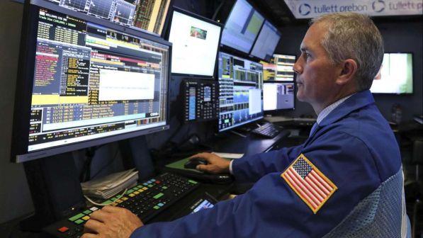 Wall Street chiude contrastata: Dow Jones -0,62%, Nasdaq +0,36%