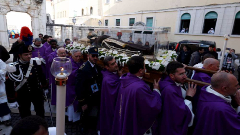 Dalla sua Pietrelcina a San Giovanni Rotondo: il viaggio delle spoglie di San Pio