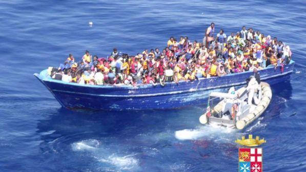 Migranti, nave con 8 salme in Calabria il 4/11: arrestati 2 scafisti
