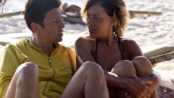 Eva Grimaldi: "Il mio coming out di relazione per aiutare gli altri"