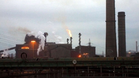 Disastro ambientale dell'Ilva: 47 a processo,rinviato anche Nichi Vendola