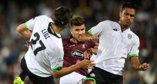 Serie B: fortino Salernitana, Cesena bloccato