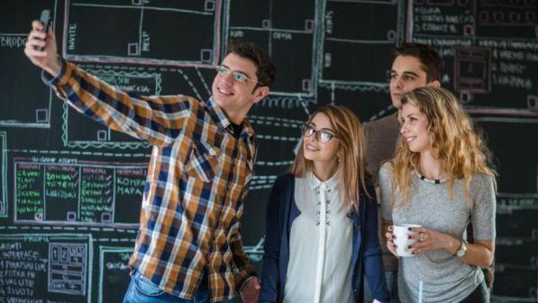 I giovani rivoluzionano i consumi: ecco dove i Millennials (non) spendono i loro soldi