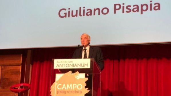 Pisapia: "No all'autosufficienza, Pd smetta di guardare a centrodestra"
