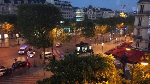 Spari sugli Champs-Elysees, media: secondo assalitore in fuga