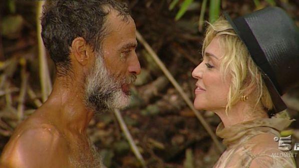 "Isola dei Famosi": Moreno abbandona la Palapa, Raz, Simone e Eva in nomination