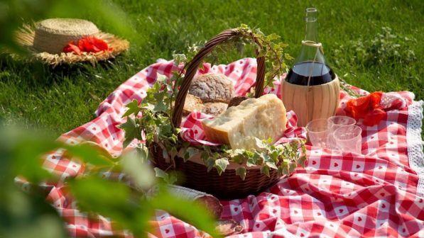 Ponti di primavera: per il 25 aprile a ciascuno la sua sagra