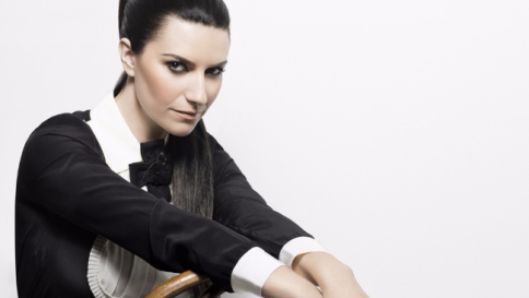 Laura Pausini: "Uguali ma diversi, adesso canto le storie di persone Simili a me"