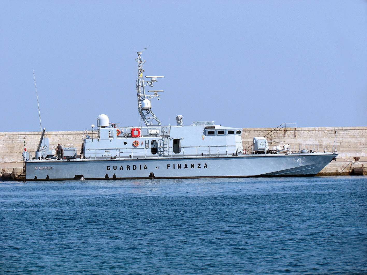Migranti: 48 soccorsi al largo di Crotone, ci sono 7 bambini