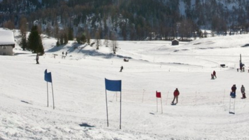 Incidente sugli sci, 14enne muore durante una gita con la scuola