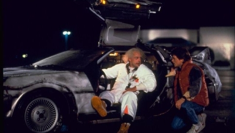 Auto, gli italiani sognano di guidare la DeLorean di "Ritorno al futuro"