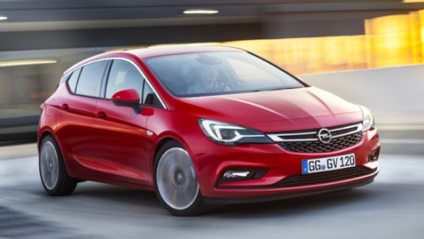 Su Opel Astra i fari IntelliLux LED a matrice