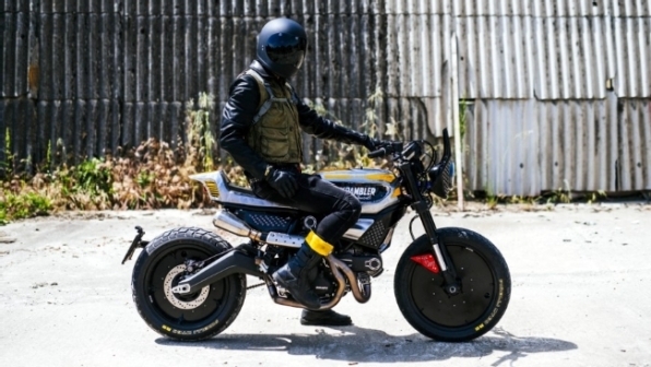SC-Rumble, la special Pirelli e Ducati