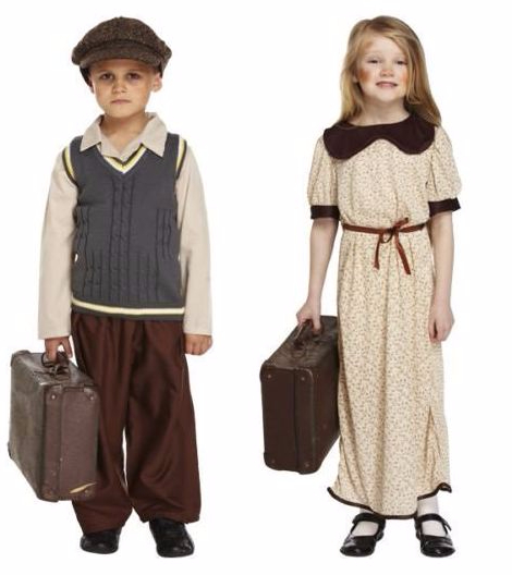 Shock su Amazon, per Carnevale ecco i costumi da "piccolo profugo"