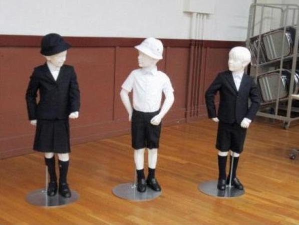 Tokyo, una scuola d'élite sceglie per i bambini una divisa Armani da 600 euro