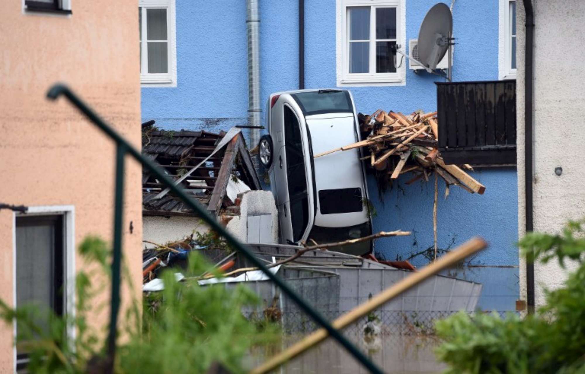 Germania travolta dal maltempo: almeno cinque morti
