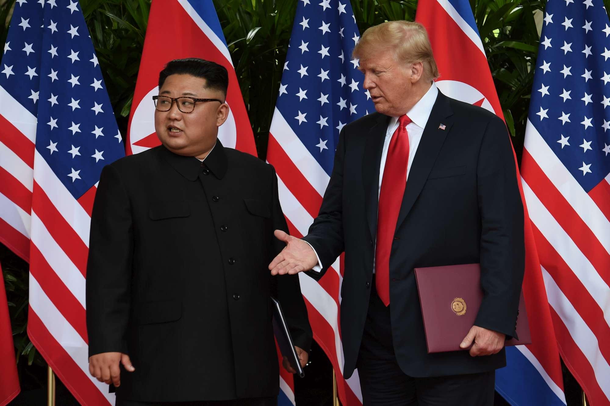 Singapore, Trump e Kim firmano lo storico accordo fra Usa e Corea del Nord