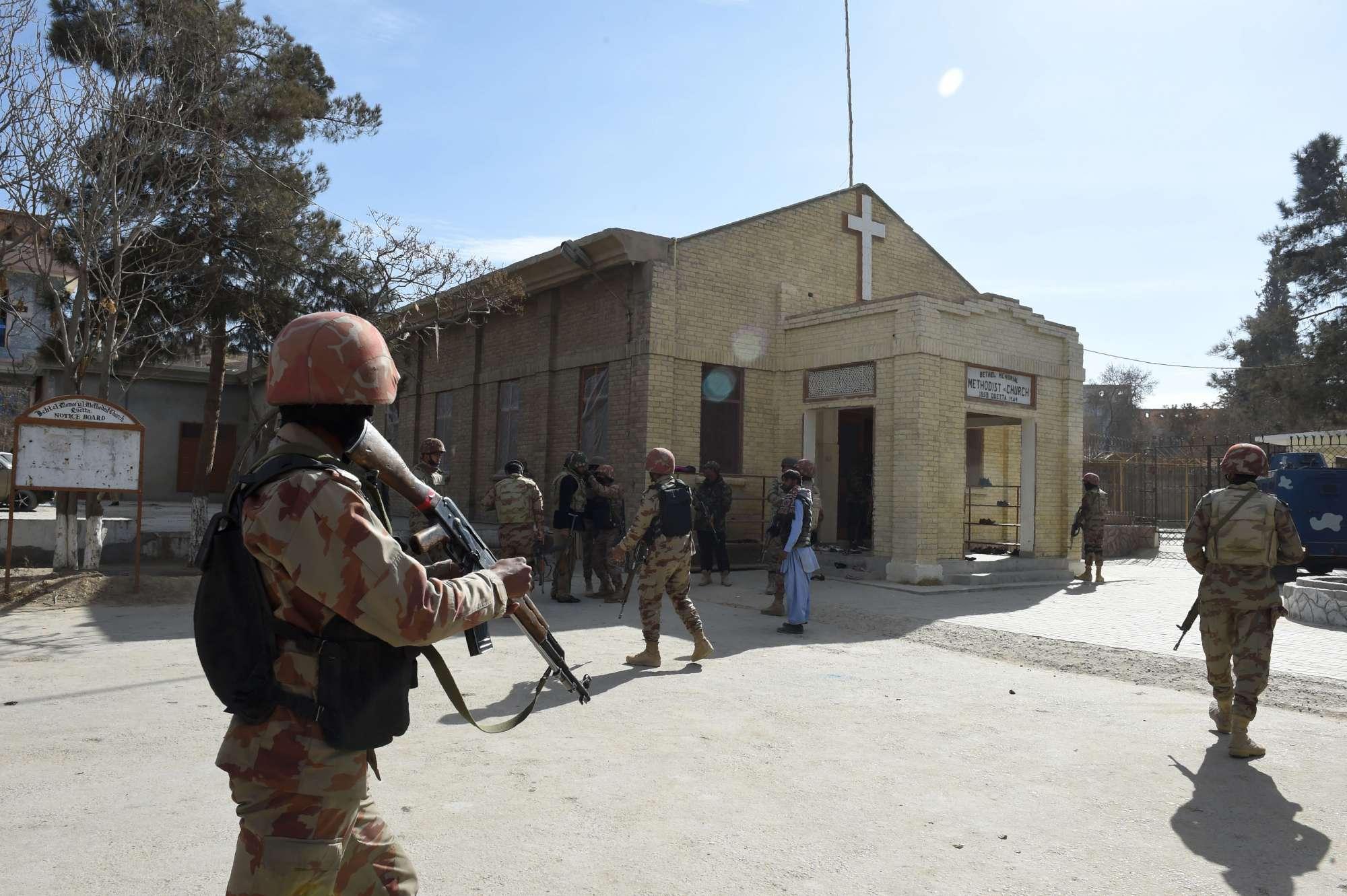 Pakistan, attacco a chiesa cristiana di Quetta: 8 vittime e diversi feriti Pakistan, attacco a chiesa cristiana di Quetta: 8 vittime e diversi feriti