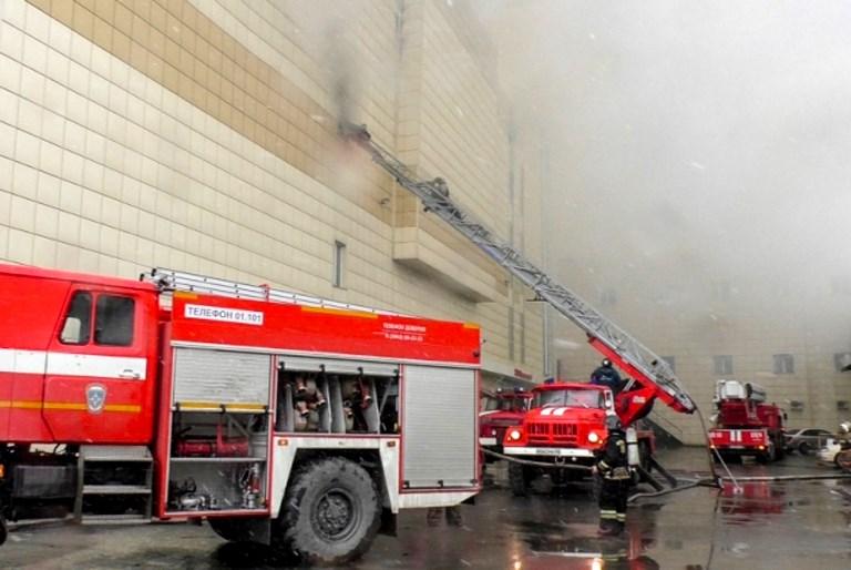 Incendio in centro commerciale Siberia, 37 morti, molti bimbi