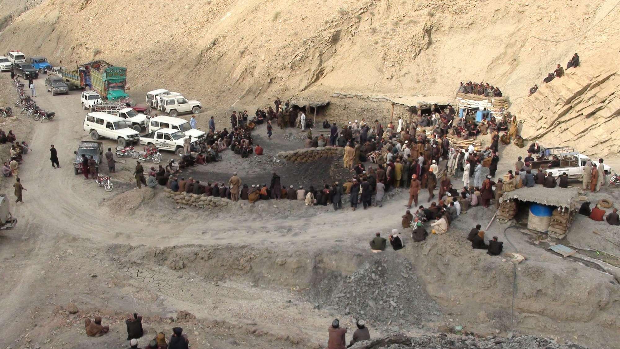 Pakistan, almeno 18 morti per le esplosioni in due miniere Pakistan, almeno 18 morti per le esplosioni in due miniere