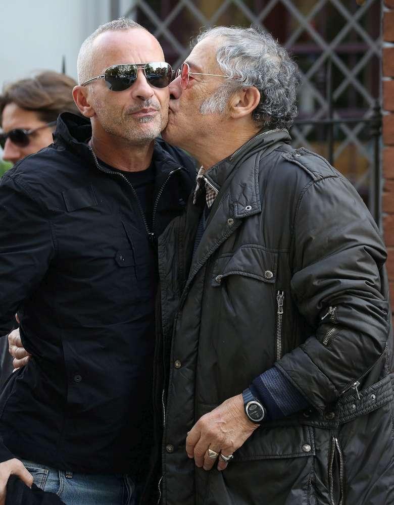 Eros Ramazzotti, compleanno al bacio