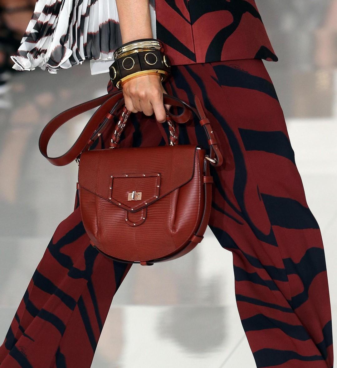 MODA: I COLORI DI TENDENZA PER LA PROSSIMA PRIMAVERA MODA: I COLORI DI TENDENZA PER LA PROSSIMA PRIMAVERA