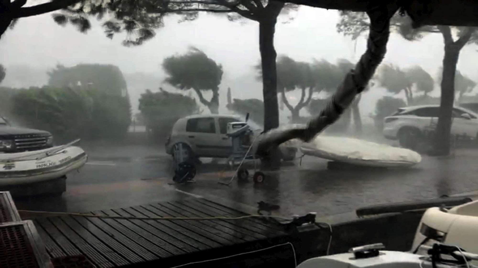 Maltempo, tromba d aria nel Veneziano